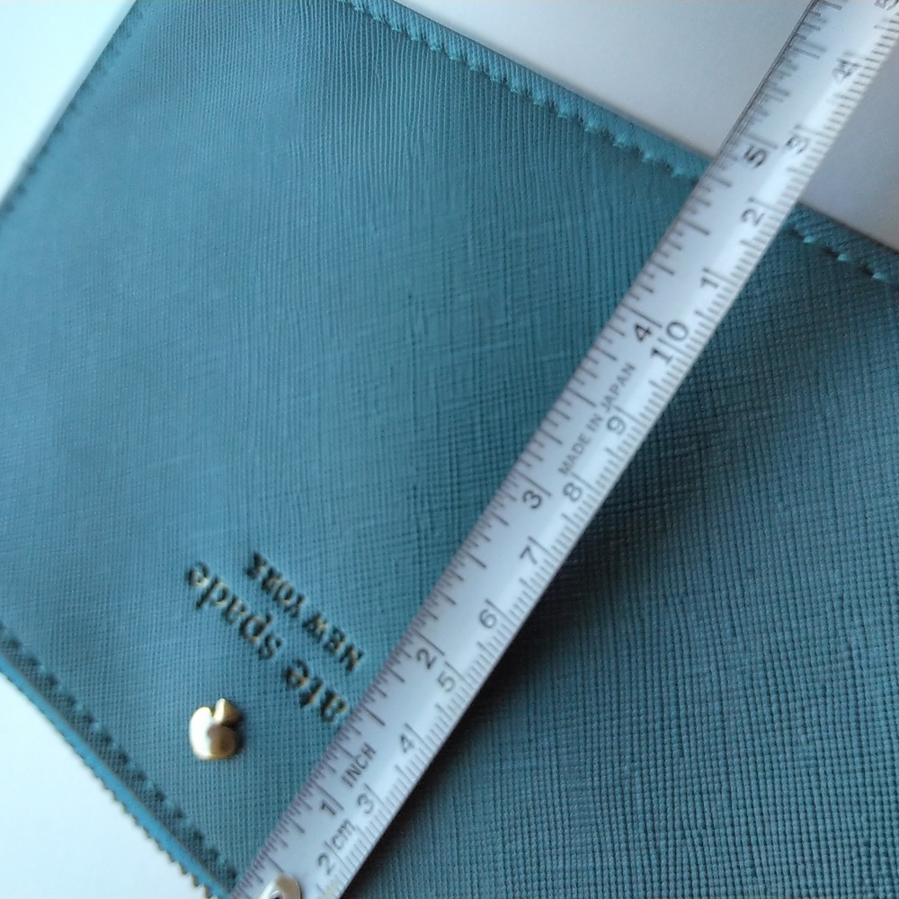 Kate Spade zip up clutch style wallet purse. - Picture 6 of 7